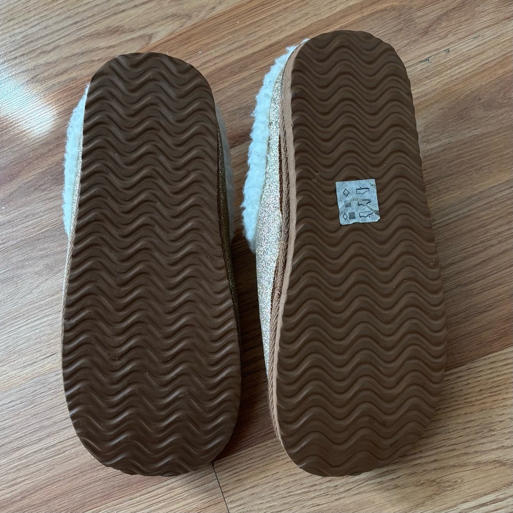 Polo Ralph Lauren Glittery Gold Slippers - Picture 4 of 4